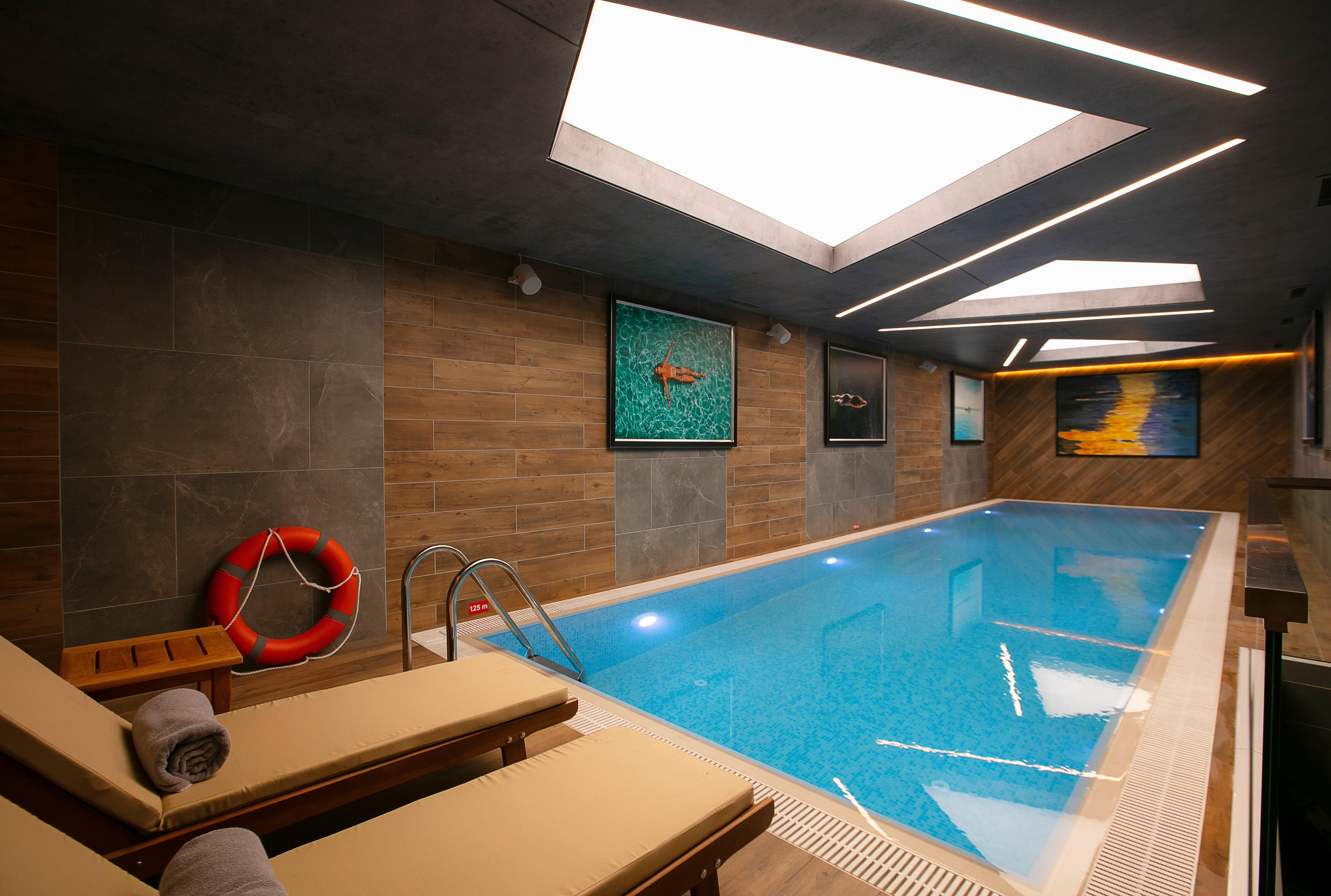 מלון Intercontinental Baku By Ihg מראה חיצוני תמונה Swimming pool