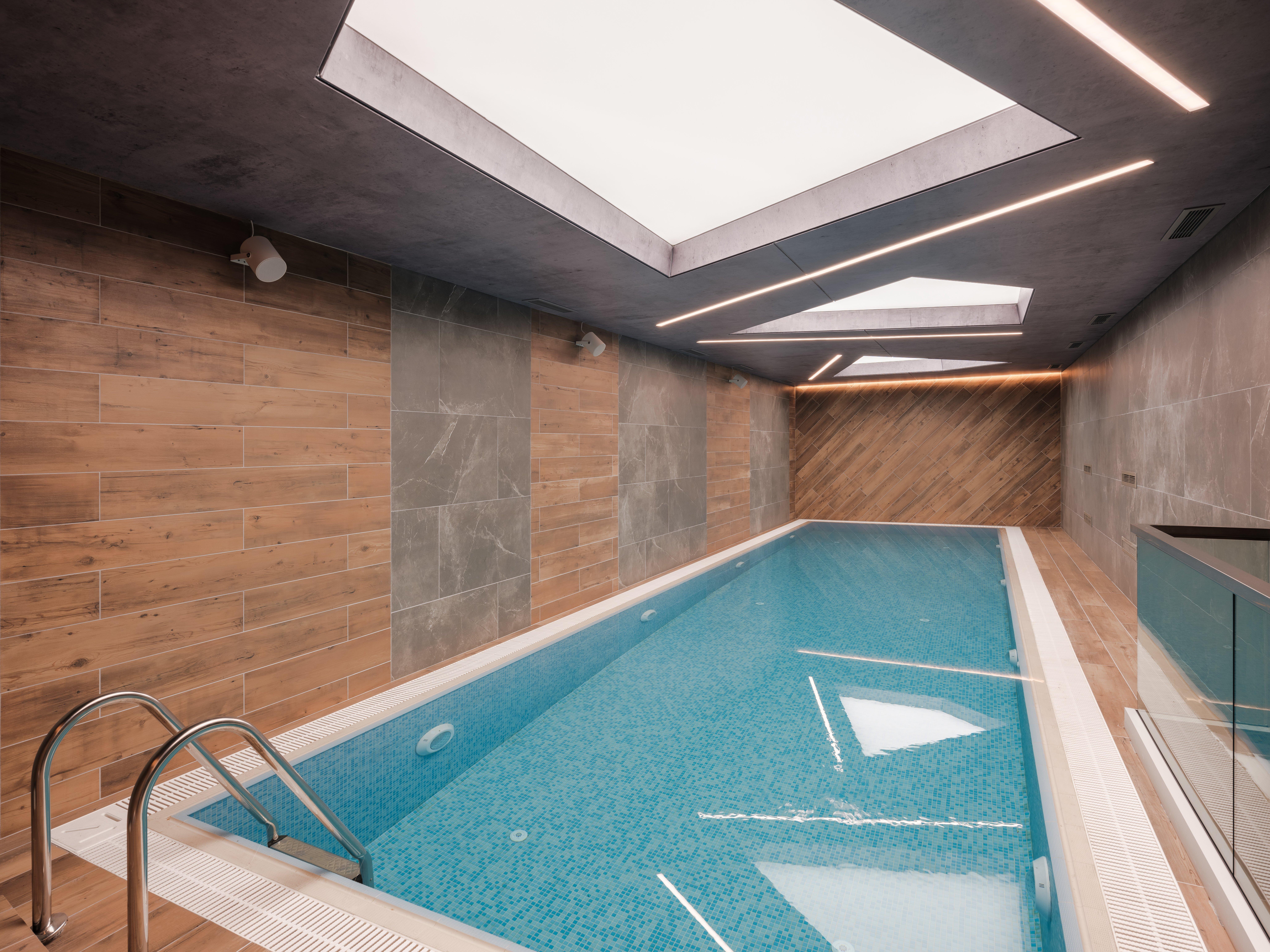 מלון Intercontinental Baku By Ihg מראה חיצוני תמונה Swimming pool