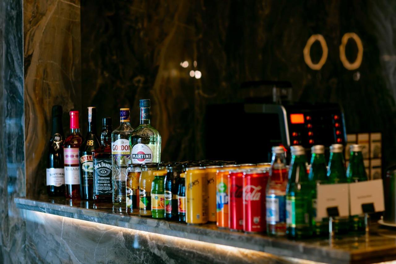 מלון Intercontinental Baku By Ihg מראה חיצוני תמונה A selection of non-alcoholic drinks