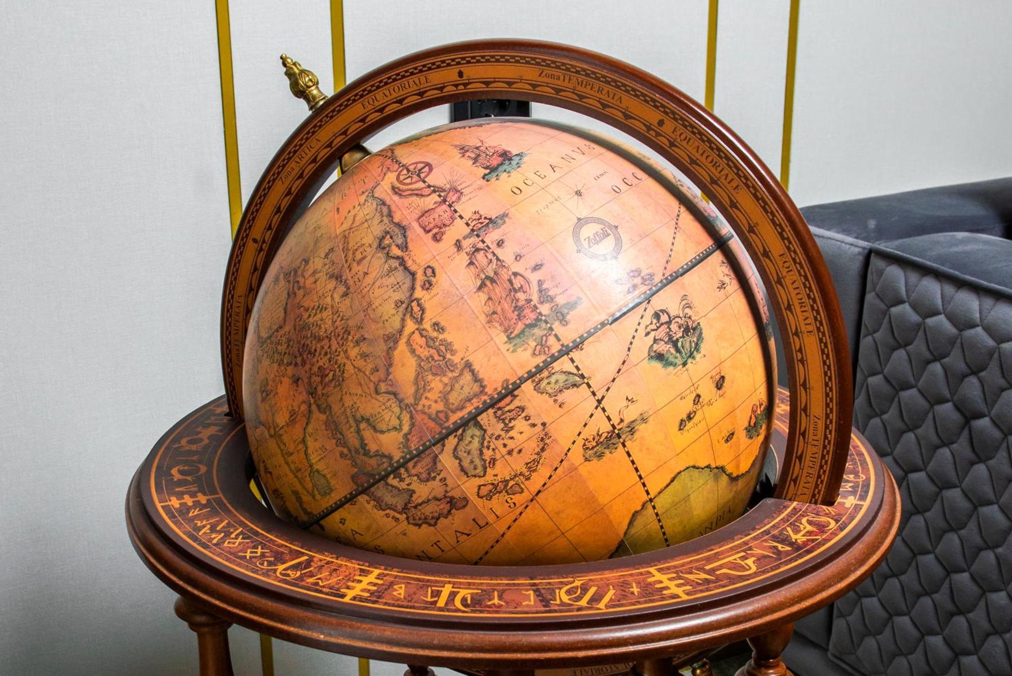 מלון Intercontinental Baku By Ihg מראה חיצוני תמונה A globe