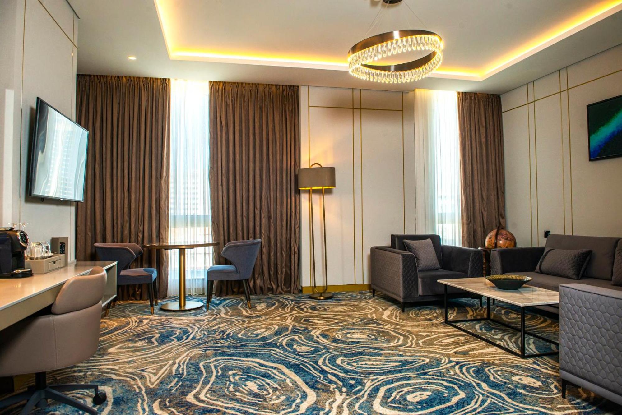 מלון Intercontinental Baku By Ihg מראה חיצוני תמונה Suite room at the hotel